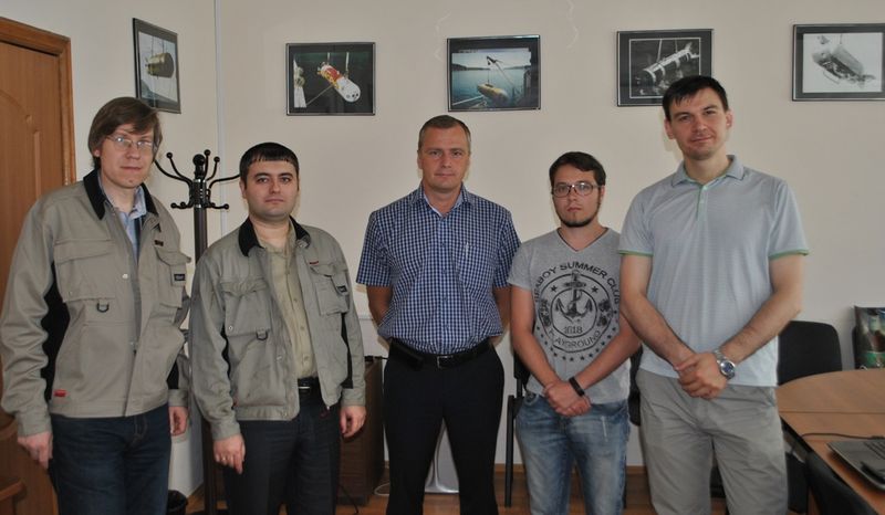создатели платформы и ее приемщики 800 by . 