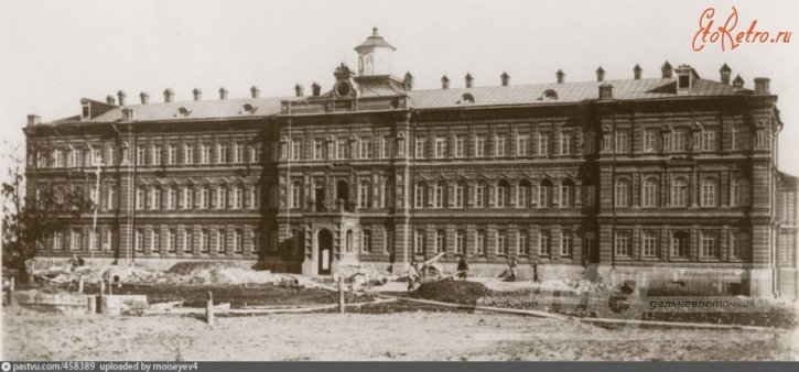 Хабаровское реальное училище, в котором летом 1917 года размещался женский батальон смерти