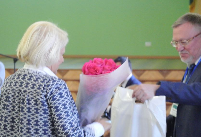 DSC_1606 Крадин поздравляет французкого коллегу с днём рождения by . 