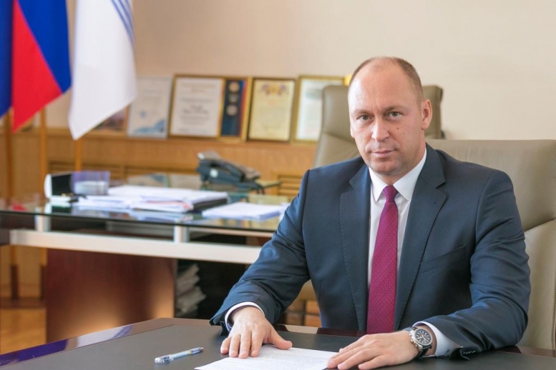 Горелов в кабинете by . 